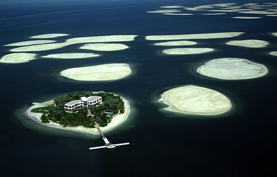 dubai islands sinking. islands off Dubai#39;s coast