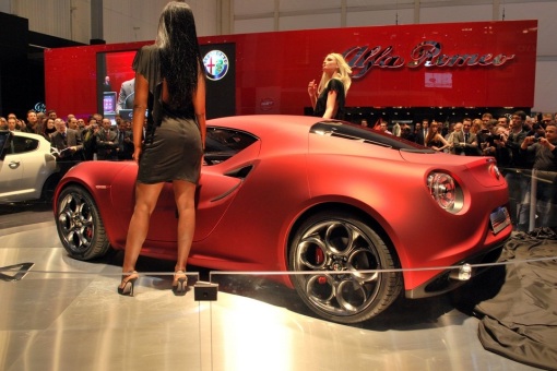 2013-Alfa-Romeo-4C-2