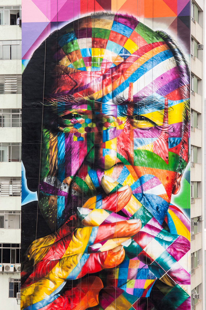 02-eduardo-kobra-painter-urban-street-art-chicquero-mural-brazil