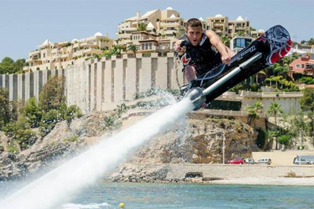 champion-jet-skier-franky-zapata-develops-a-hoverboard-for-the-water-0